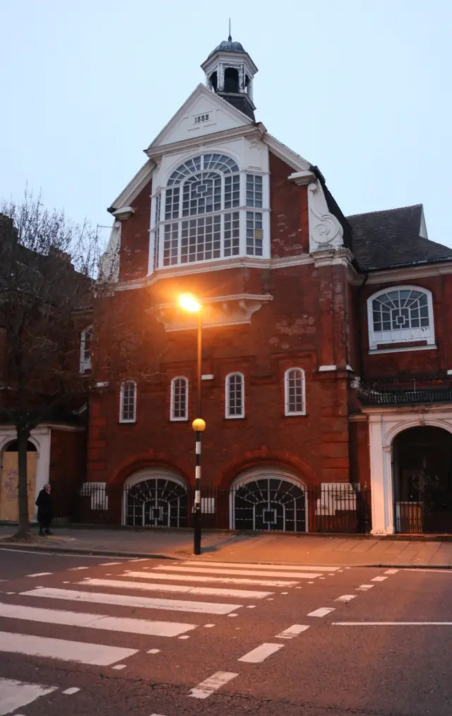 Victorian building on Upper Street, Islington - geograph.org.uk - 7052014