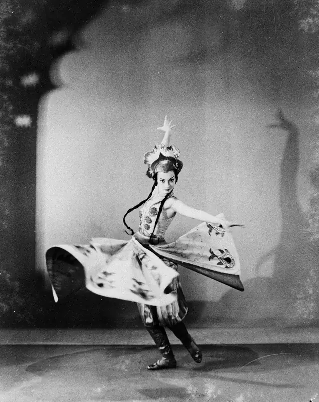 Colonel de Basil's "Original Ballet Russe" (Russian Ballet) season, Theatre Royal, Sydney, 1939-1940, - Sam Hood (6264687243) (cropped)