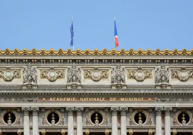 Opera Garnier facade detail DSC 0792w