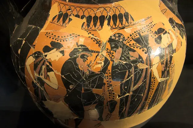 Black figure pottery, Dionysos, satyr with lyre, maenads, 520 BC, AM Syracuse, 121516
