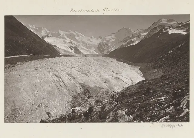 Gezicht op de Morteratsch gletscher in Graubünden Morteratsch Glacier (titel op object), RP-F-F00997-AA