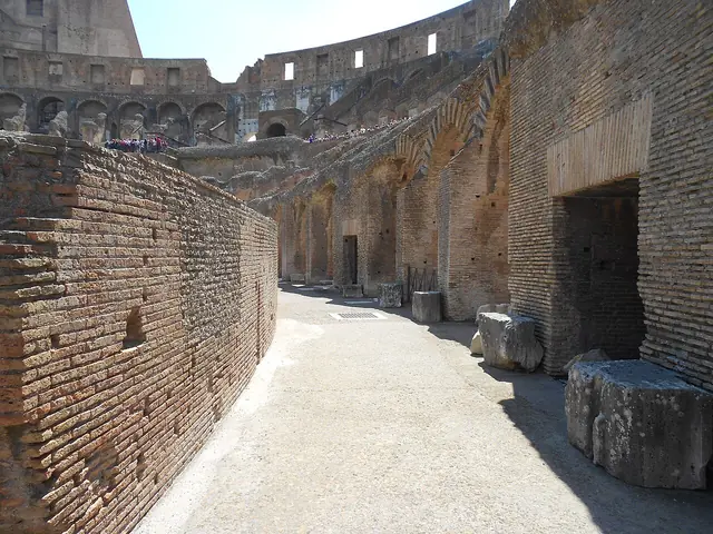 Colosseum-interior 2016