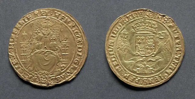 Half Sovereign: Henry VIII (obverse); Crowned Arms (reverse)